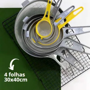 Kit com 4 folhas teflonadas 1 grade para resfriamento e 8 peneiras plásticas